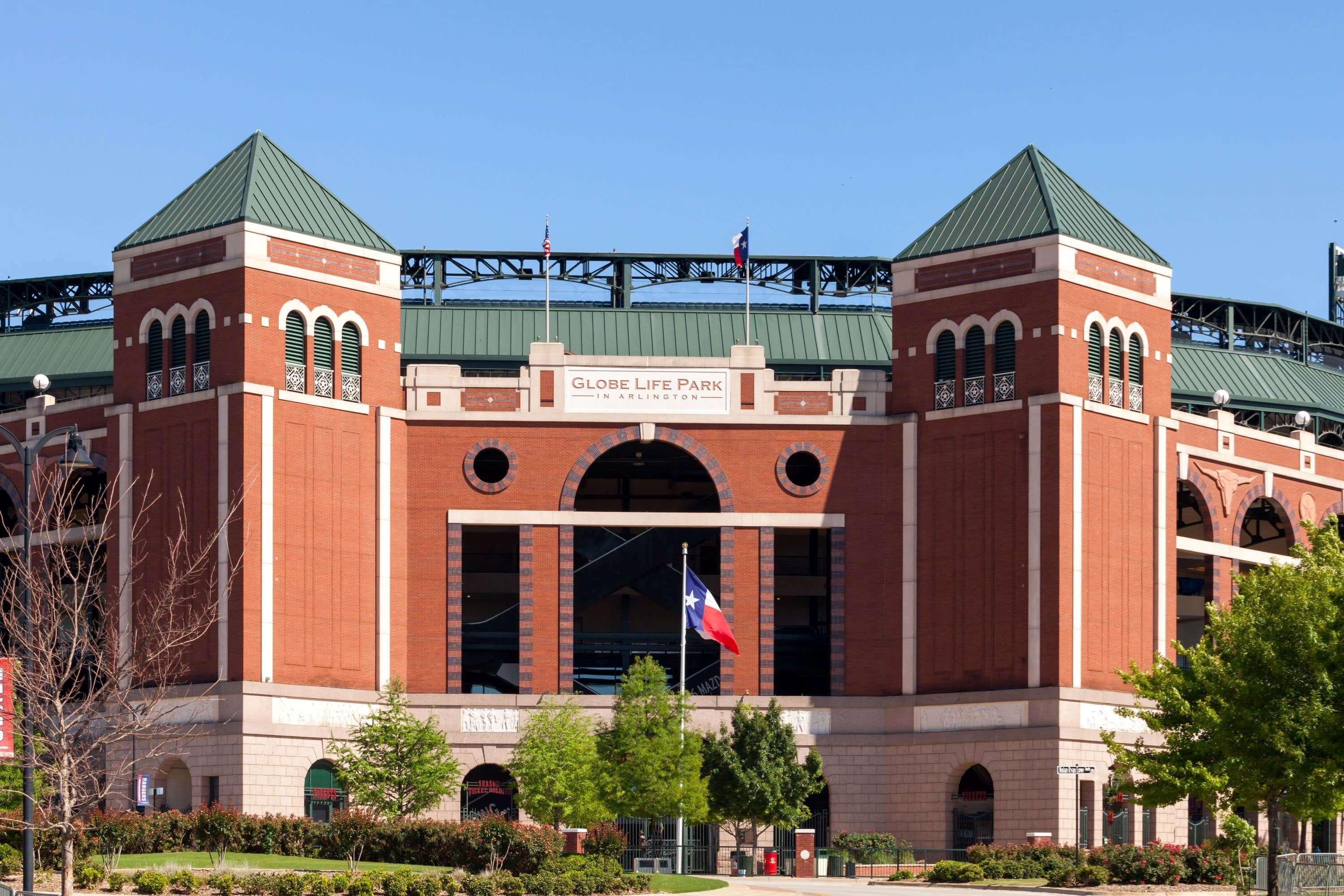 Howard Johnson By Wyndham Arlington Ballpark / Six Flags Exterior photo